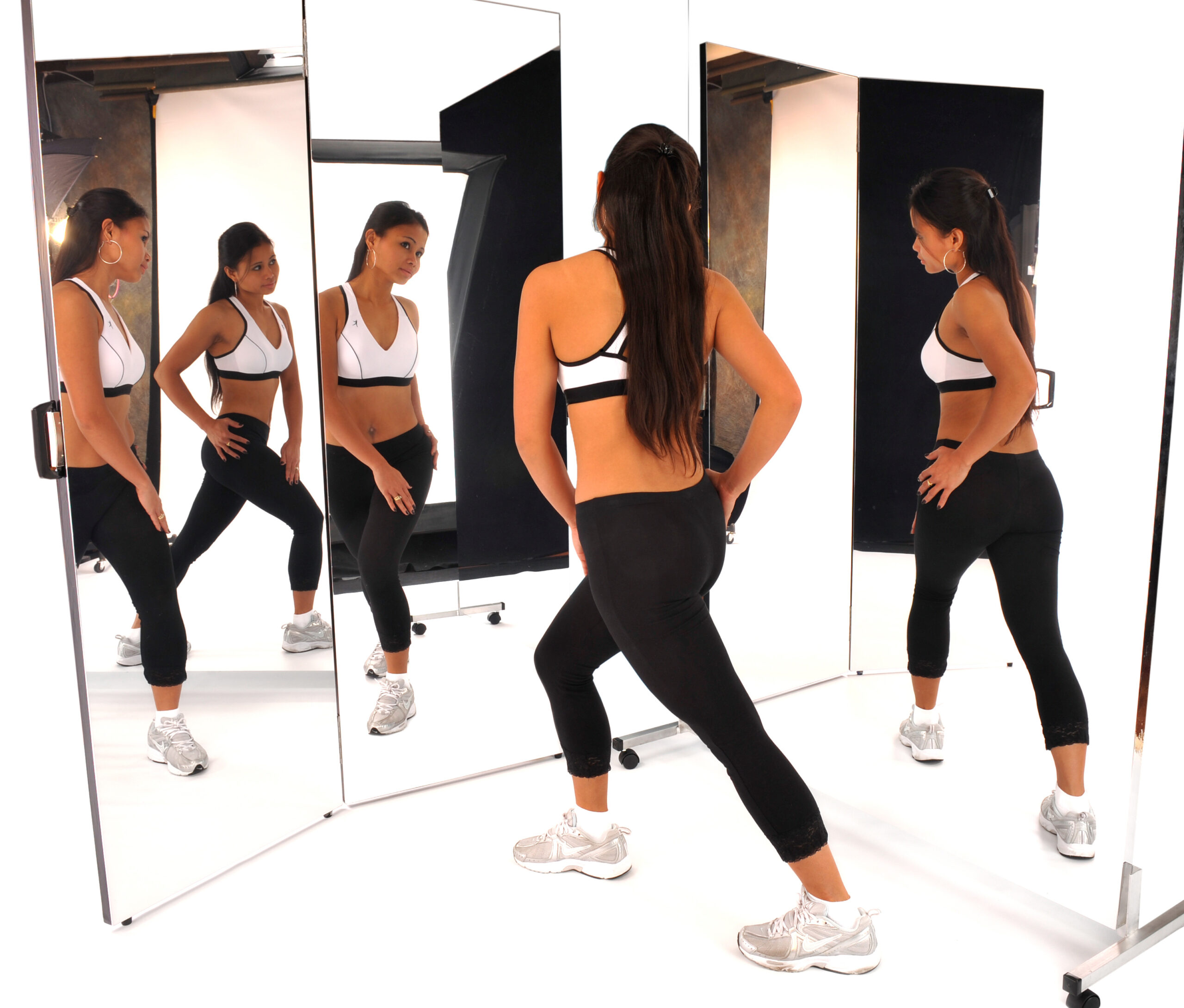 The Mirrorlite Glassless Mirror Advantage