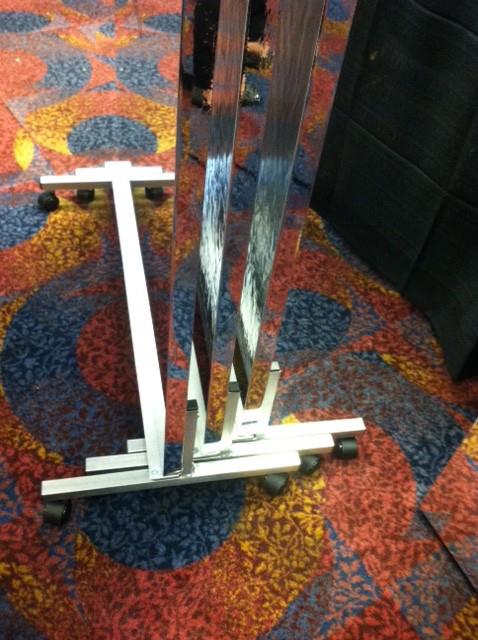 Stackable Glassless Mirror Stands Make Storage Easy