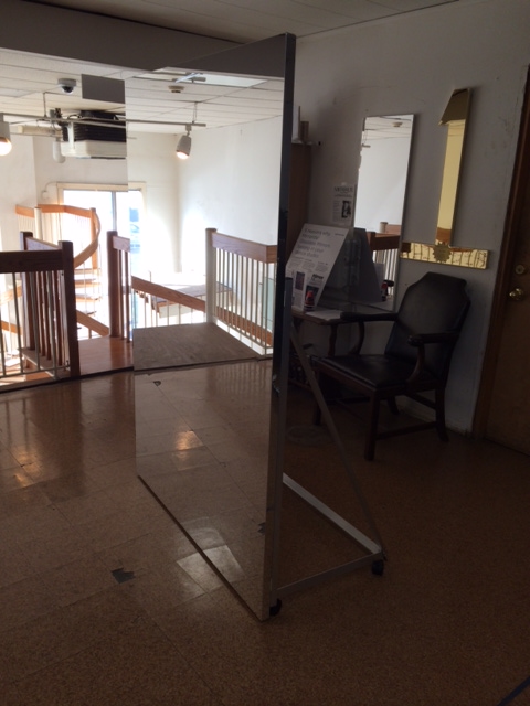 Hidden Floor Stand For Glassless Mirror