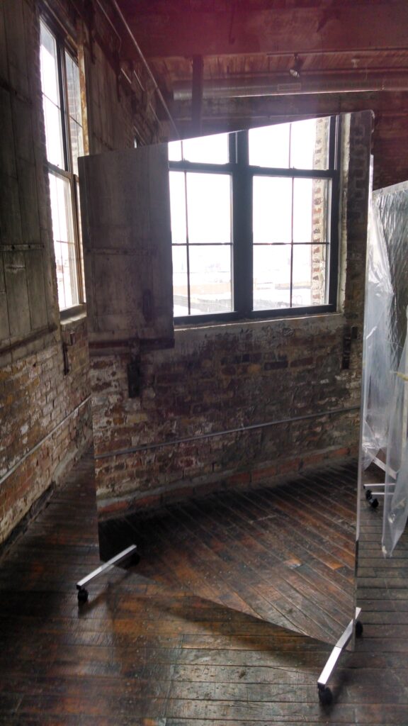 Vertical Freestanding Glassless Mirror