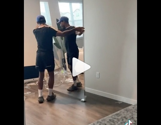 Instagram Glassless Mirror