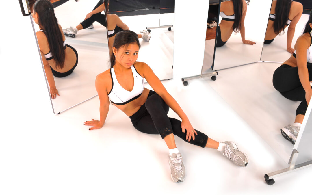 Freestanding Glassless Mirror Options