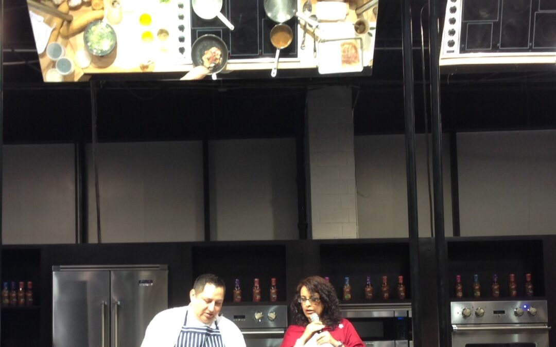 Top 5 Reasons Glassless Mirrors are Perfect for Cooking Demos