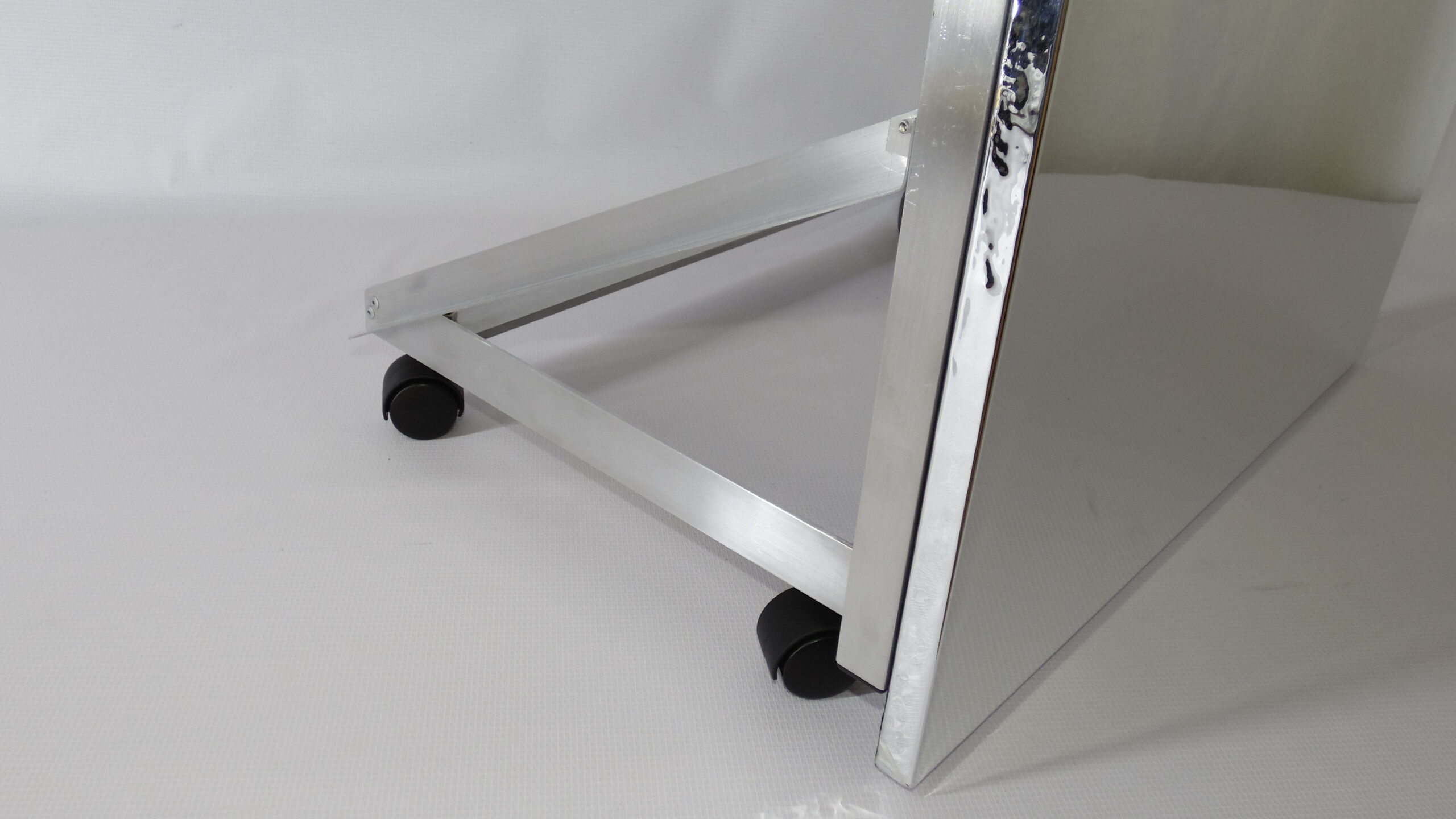 Glassless Mirror Hidden Stands