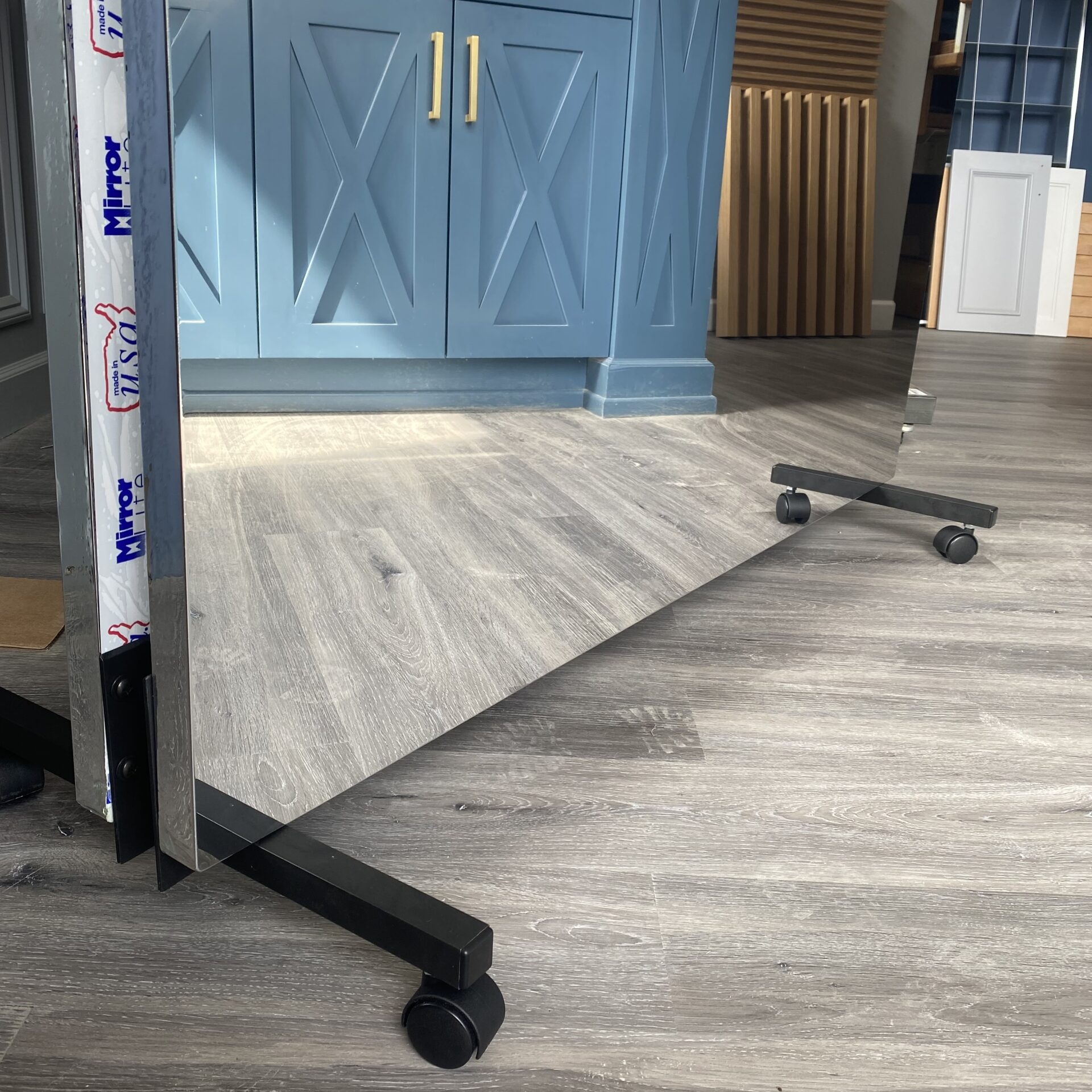 Double Sided Stands For Glassless Mirror