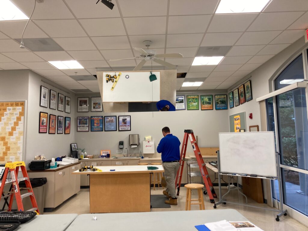 Ceiling hanging kit with glassless mirror