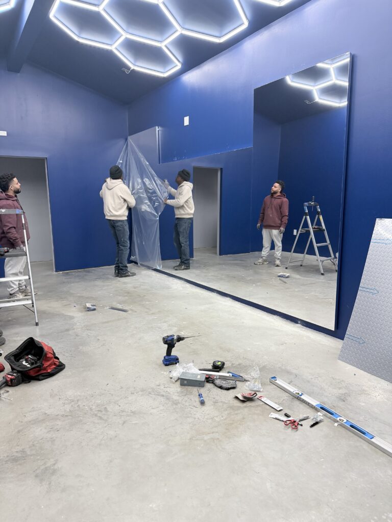 Glassless Mirror Gym2